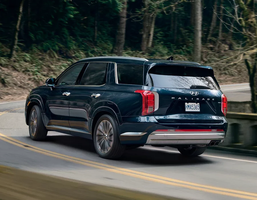 Hyundai Palisade driving from behind
