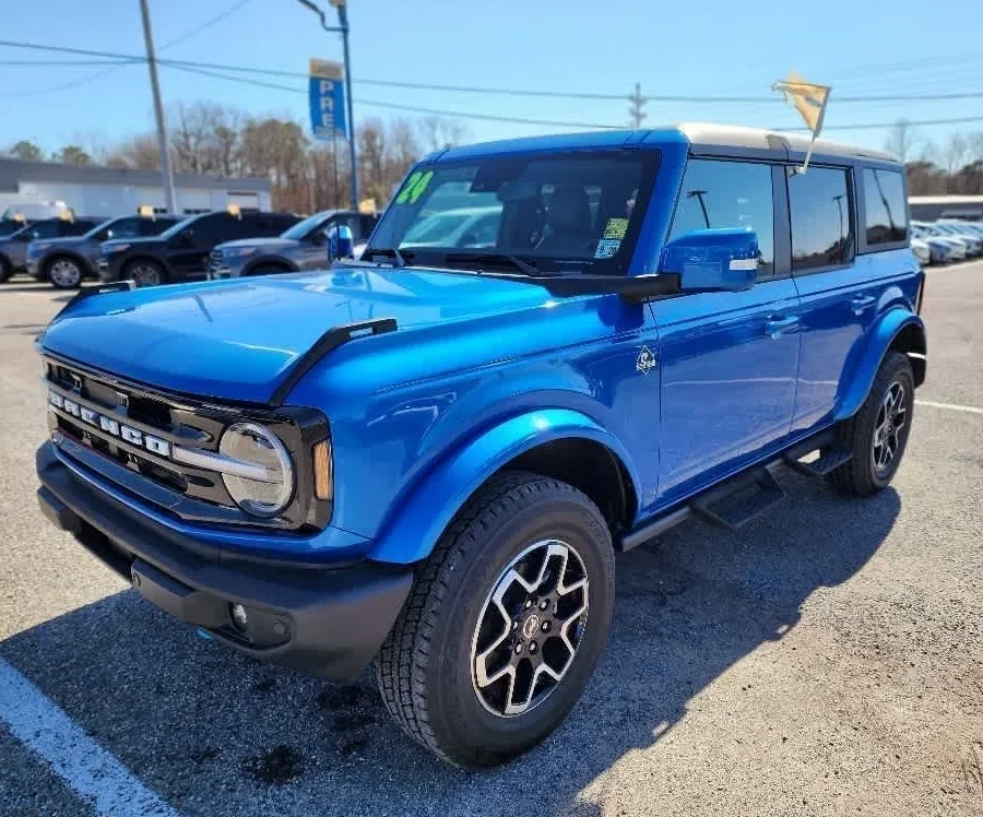 Ford Bronco at Larson Ford